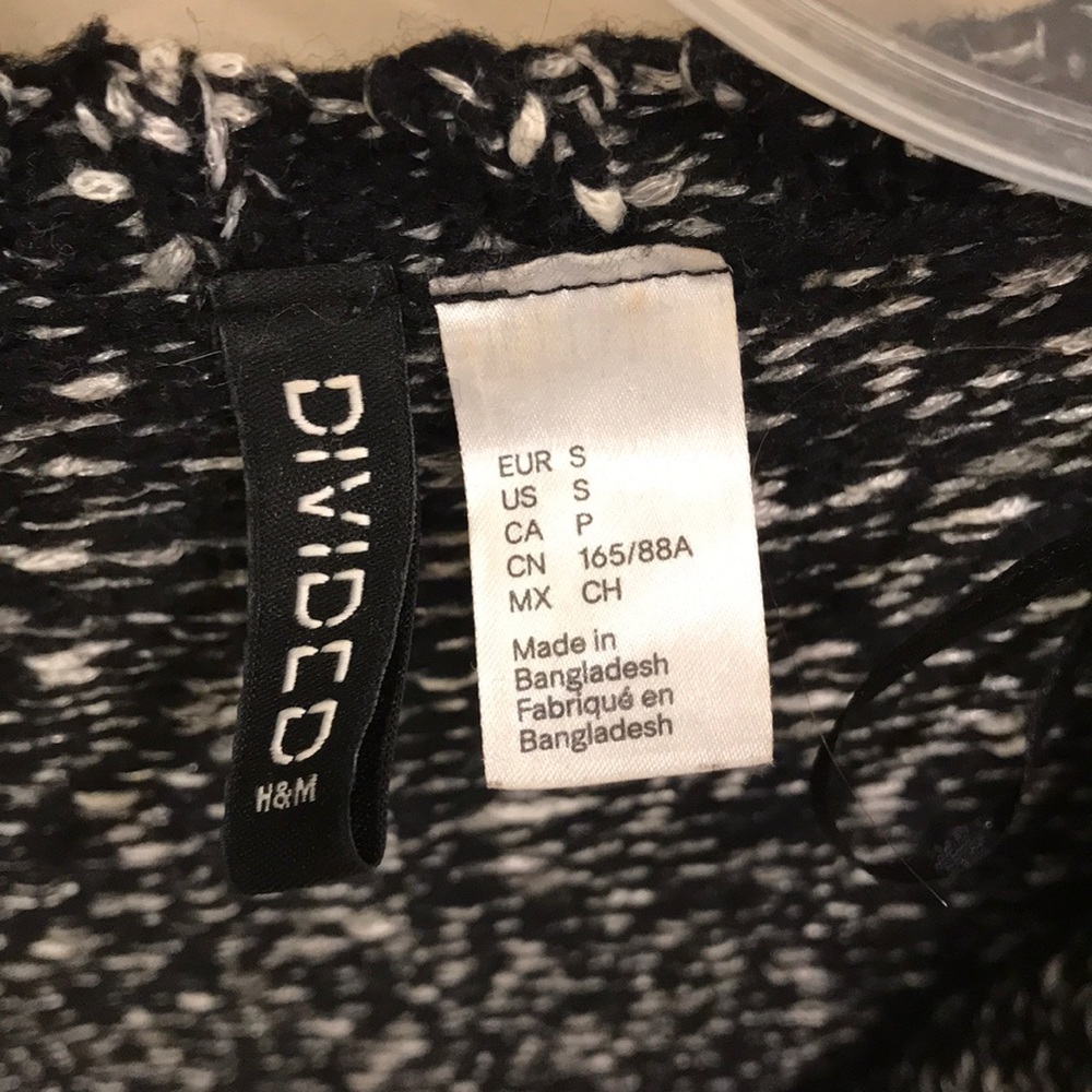 H&M Sweater - Picture 2 of 3